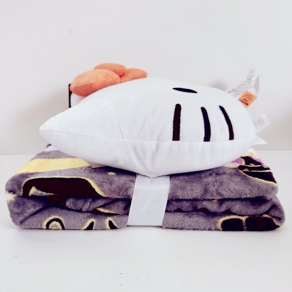 Hello Kitty Halloween Nogginz Pillow & Blanket Set - Picture 8 of 9